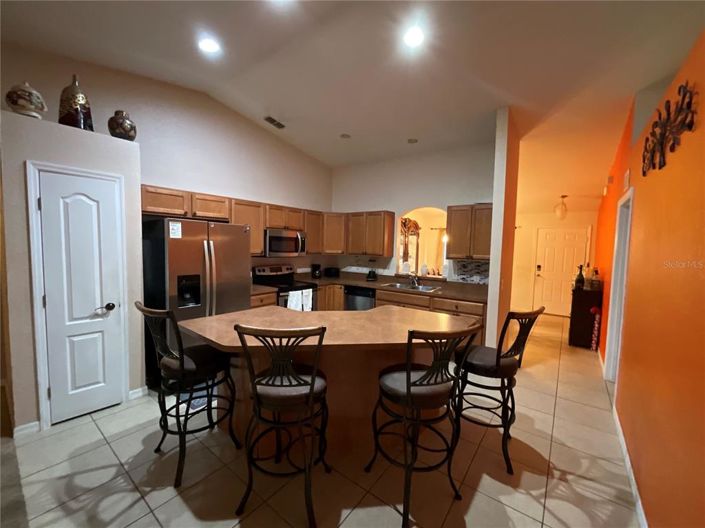 Image No.18-4 Bed House for sale