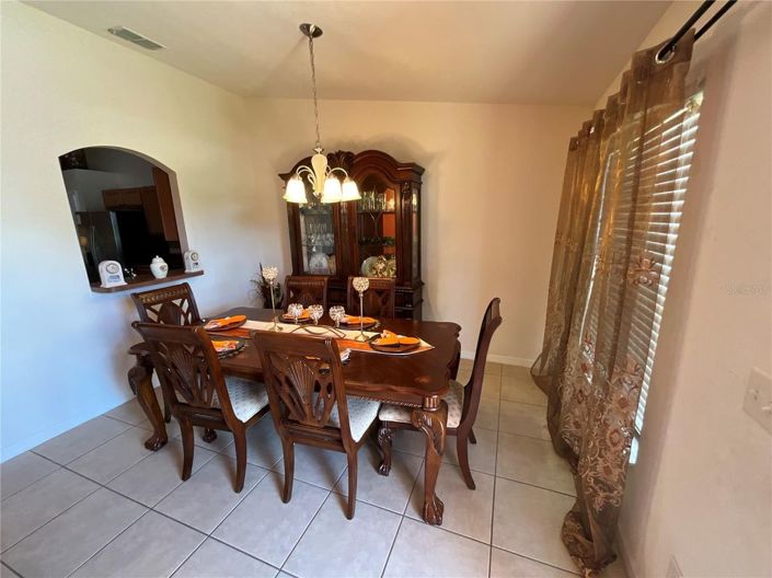 Image No.8-4 Bed House for sale