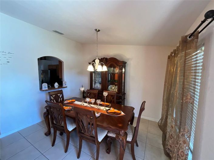 Image No.10-4 Bed House for sale