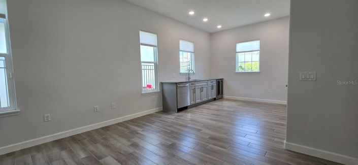 Image No.27-4 Bed House for sale