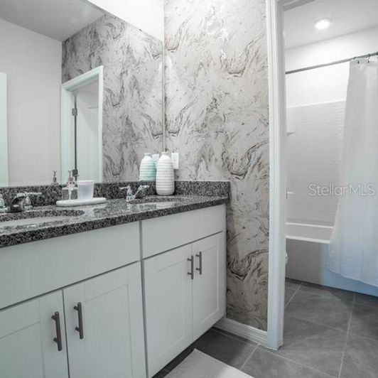 Image No.18-6 Bed House for sale