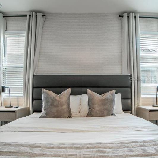 Image No.27-6 Bed House for sale