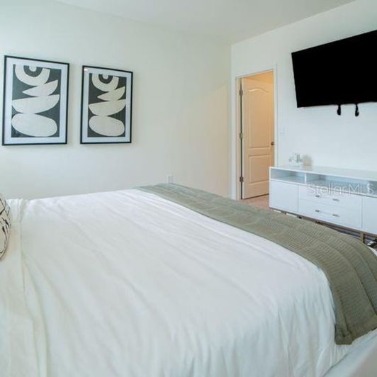 Image No.28-6 Bed House for sale