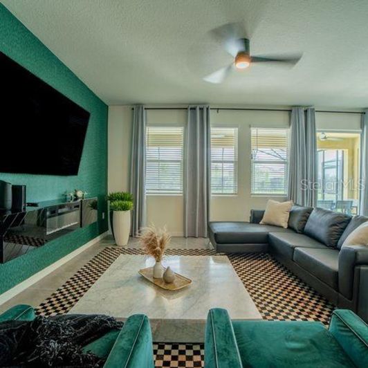 Image No.9-6 Bed House for sale