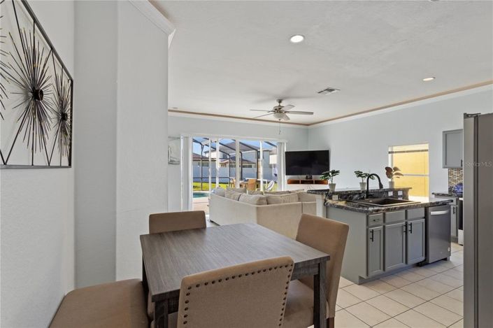 Image No.11-5 Bed House for sale