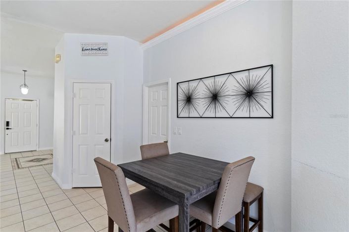 Image No.9-5 Bed House for sale