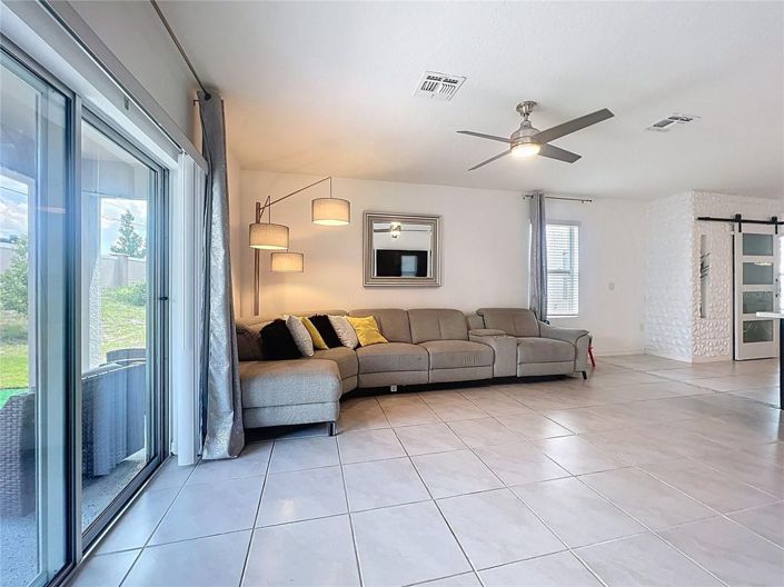 Image No.11-3 Bed House for sale