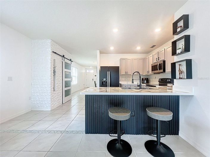 Image No.8-3 Bed House for sale