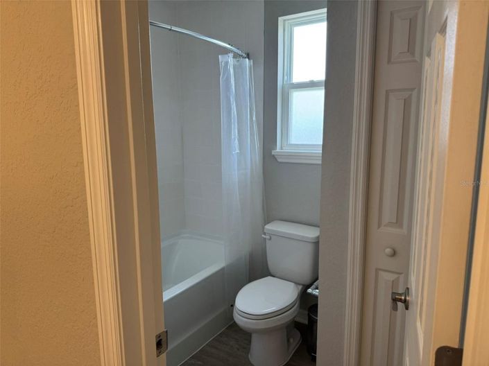 Image No.18-4 Bed House for sale