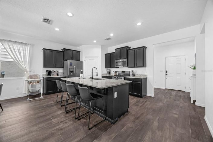 Image No.11-5 Bed House for sale