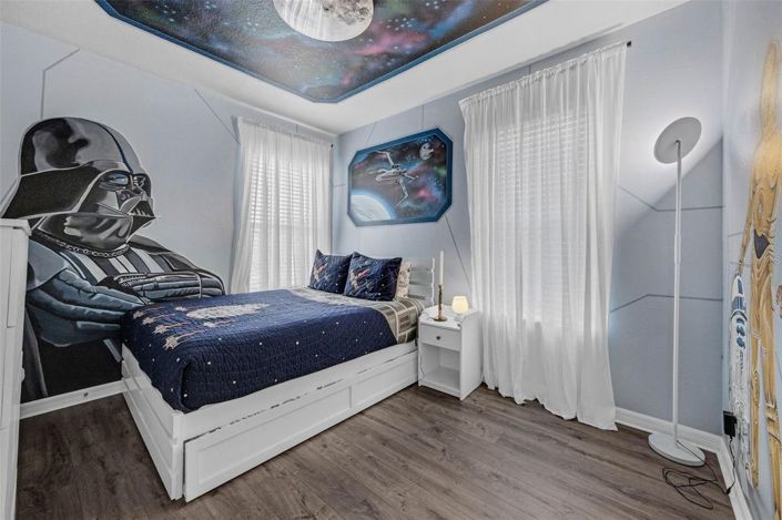 Image No.18-5 Bed House for sale