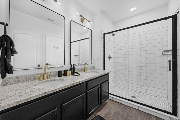 Image No.24-5 Bed House for sale