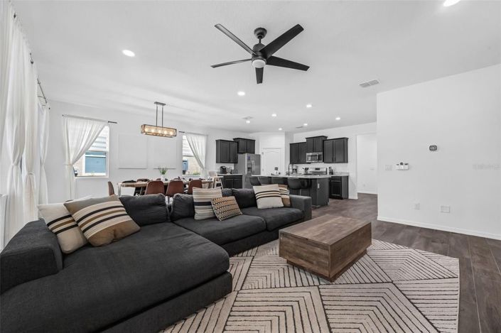 Image No.6-5 Bed House for sale