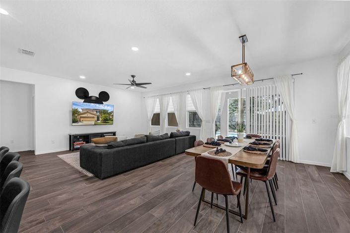 Image No.8-5 Bed House for sale