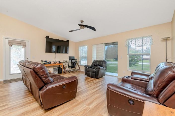 Image No.9-3 Bed House for sale