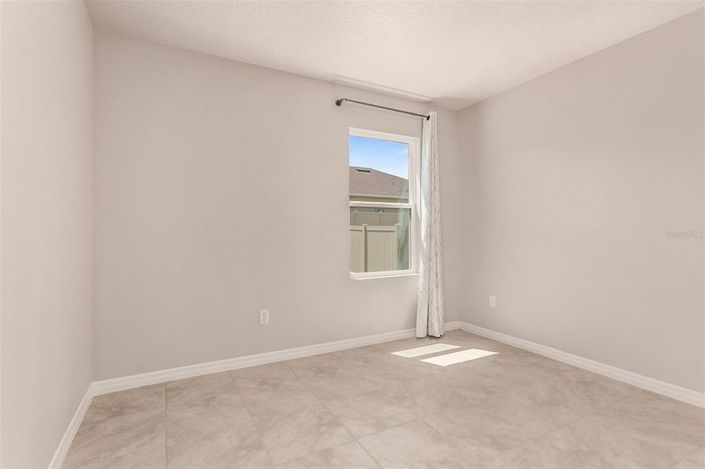 Image No.12-5 Bed House for sale