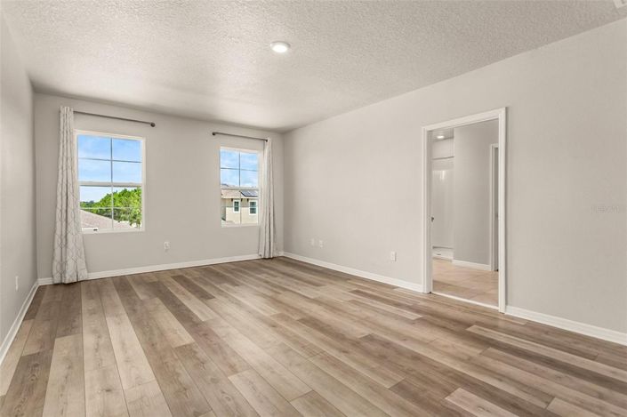 Image No.14-5 Bed House for sale