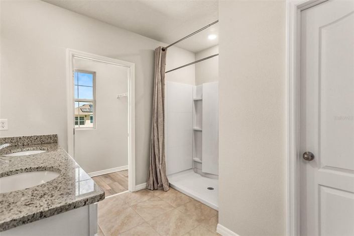 Image No.16-5 Bed House for sale