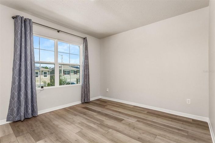 Image No.18-5 Bed House for sale