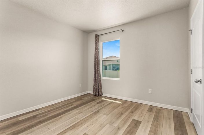 Image No.19-5 Bed House for sale