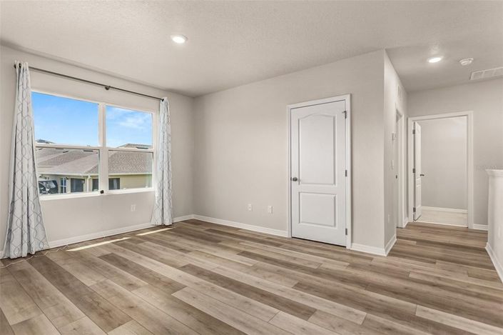 Image No.23-5 Bed House for sale