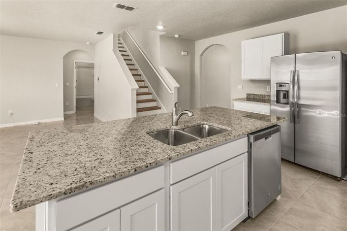 Image No.9-5 Bed House for sale