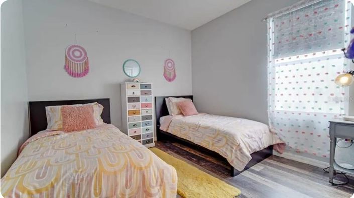 Image No.18-5 Bed House for sale