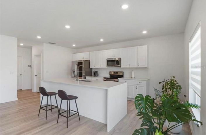 Image No.8-4 Bed House for sale