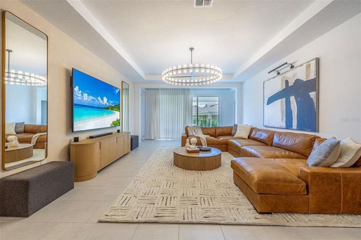 Image No.16-4 Bed House for sale