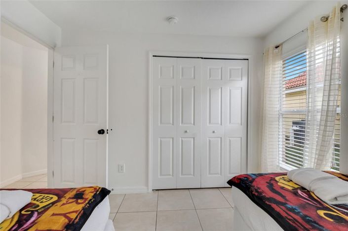 Image No.17-5 Bed House for sale