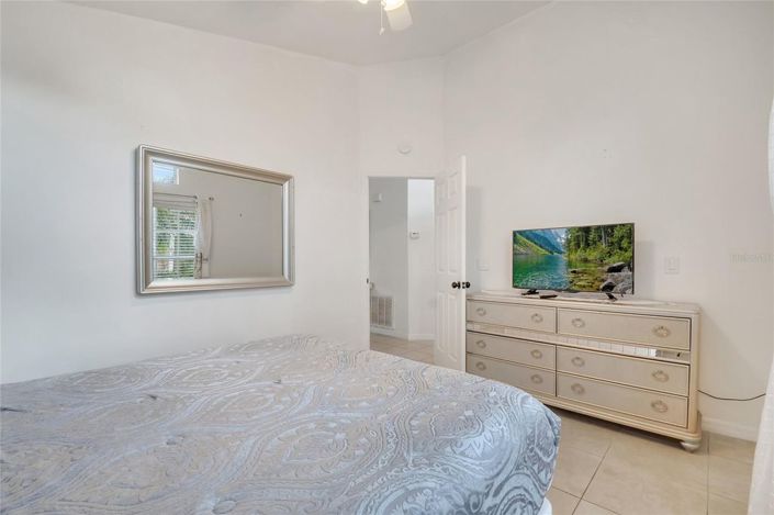 Image No.24-5 Bed House for sale