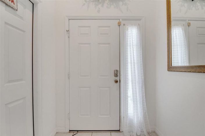 Image No.6-5 Bed House for sale