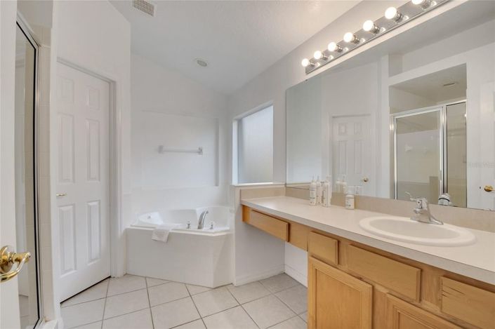 Image No.9-5 Bed House for sale