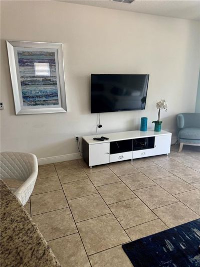 Image No.20-5 Bed House for sale