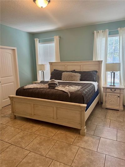 Image No.28-5 Bed House for sale