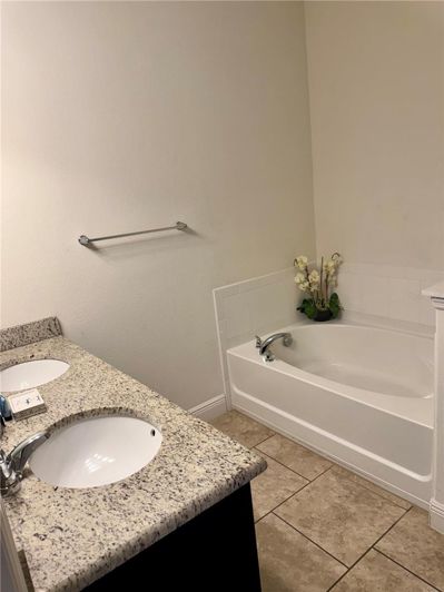 Image No.30-5 Bed House for sale