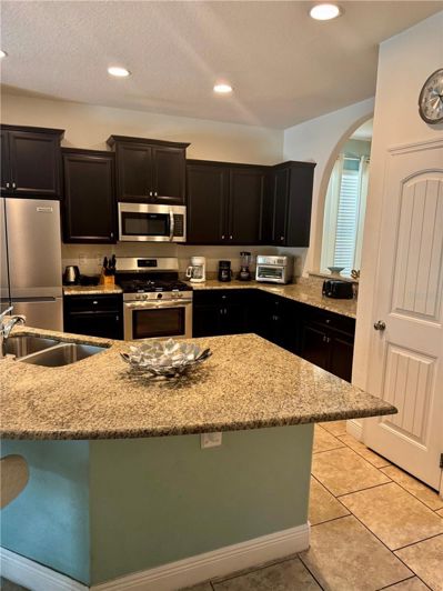 Image No.8-5 Bed House for sale