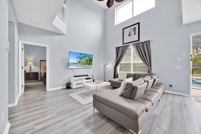 Image No.13-6 Bed House for sale