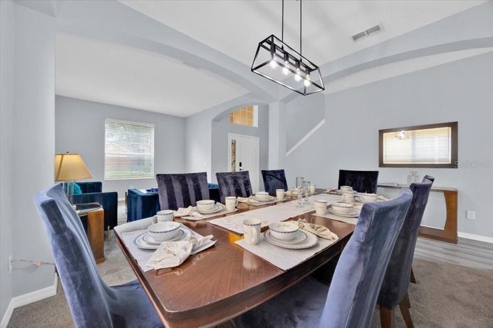 Image No.8-6 Bed House for sale