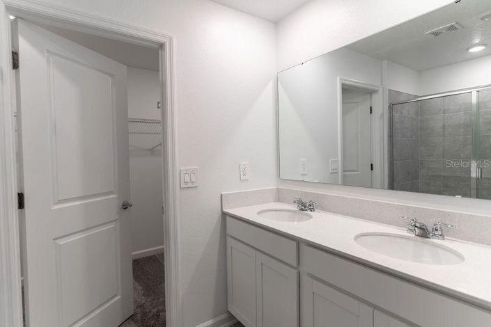 Image No.15-4 Bed House for sale