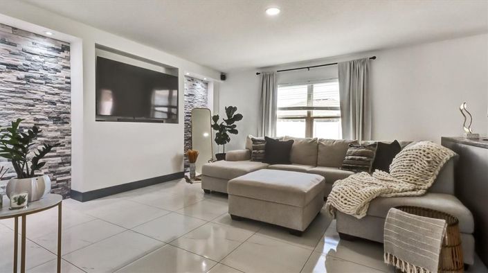 Image No.15-4 Bed House for sale