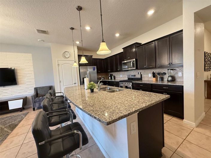 Image No.4-5 Bed Townhouse for sale