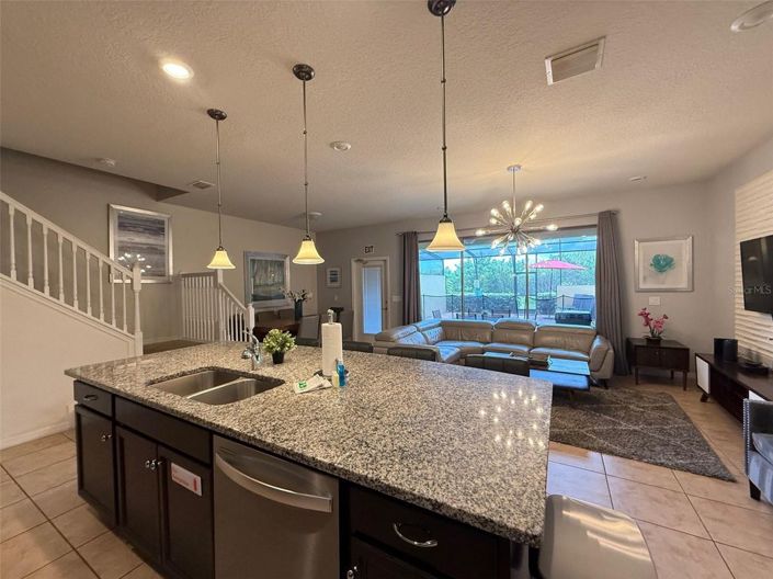 Image No.6-5 Bed Townhouse for sale