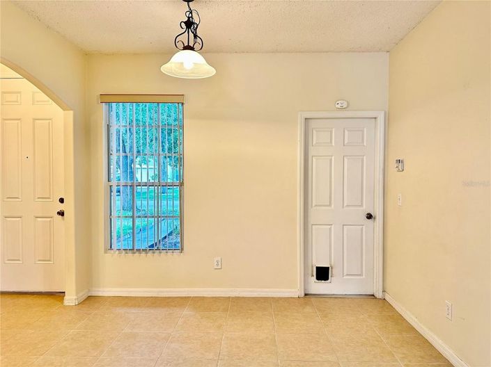 Image No.5-5 Bed House for sale