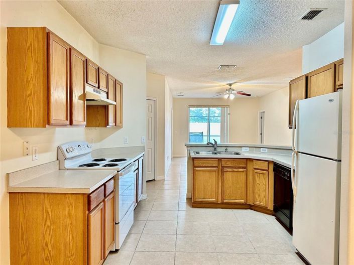 Image No.6-5 Bed House for sale