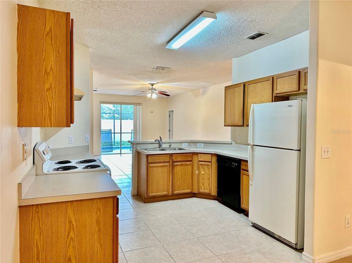 Image No.7-5 Bed House for sale