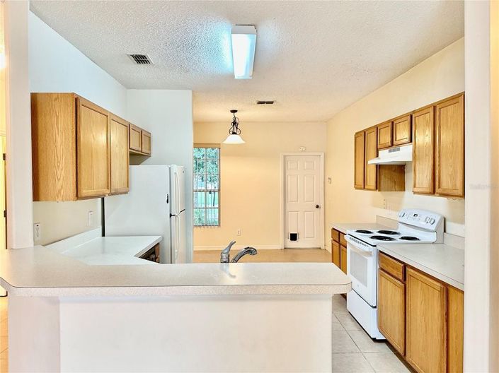 Image No.9-5 Bed House for sale