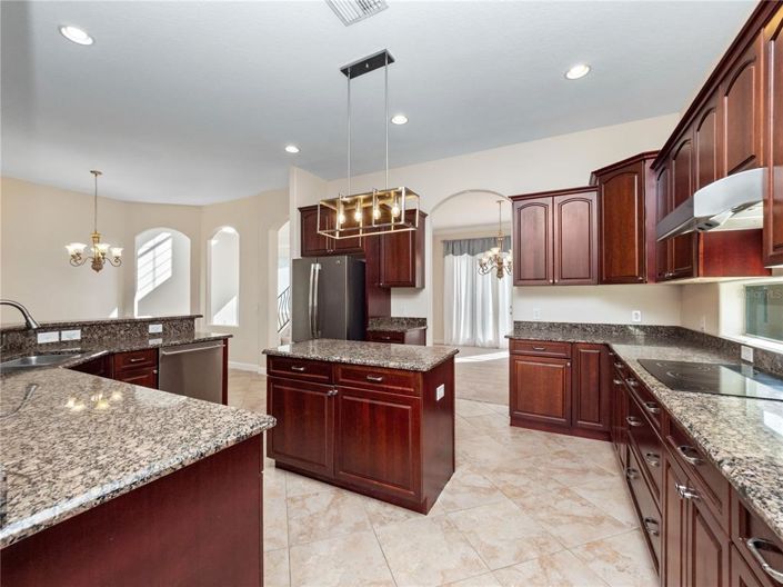 Image No.26-4 Bed Property for sale