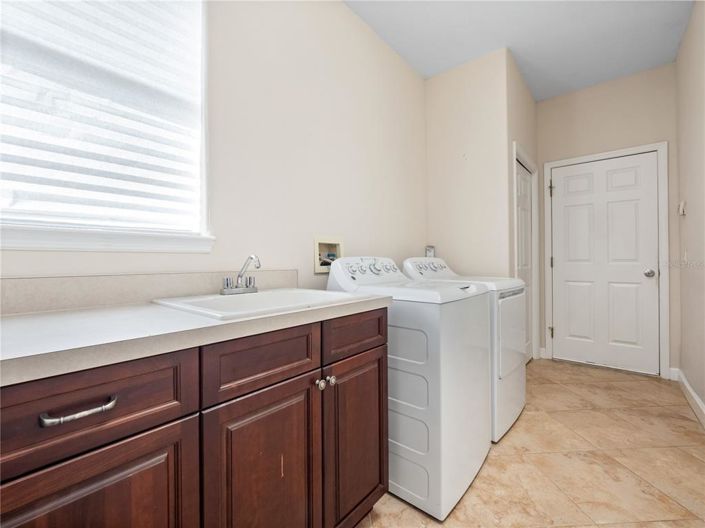 Image No.28-4 Bed Property for sale