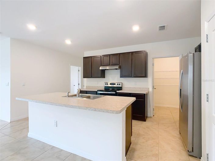 Image No.11-5 Bed House for sale